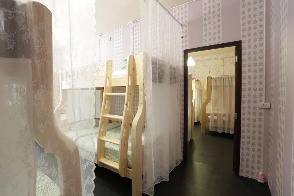 Tiger Lily Hostel Bangkok Oda fotoğraf