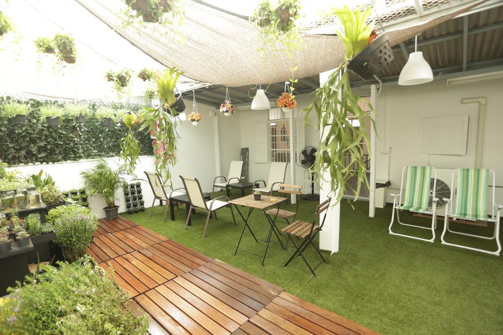 Tiger Lily Hostel Bangkok Dış mekan fotoğraf