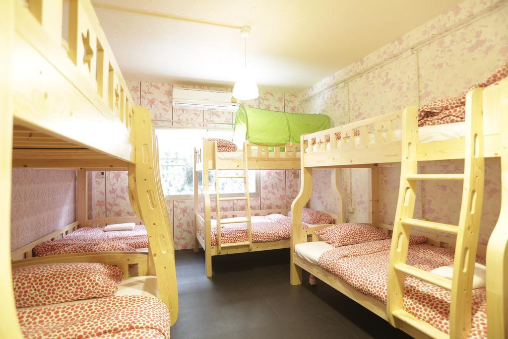 Tiger Lily Hostel Bangkok Oda fotoğraf