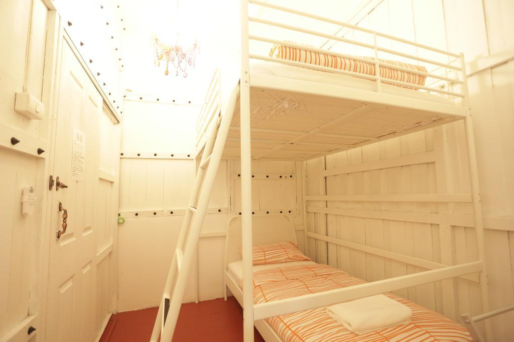 Tiger Lily Hostel Bangkok Oda fotoğraf