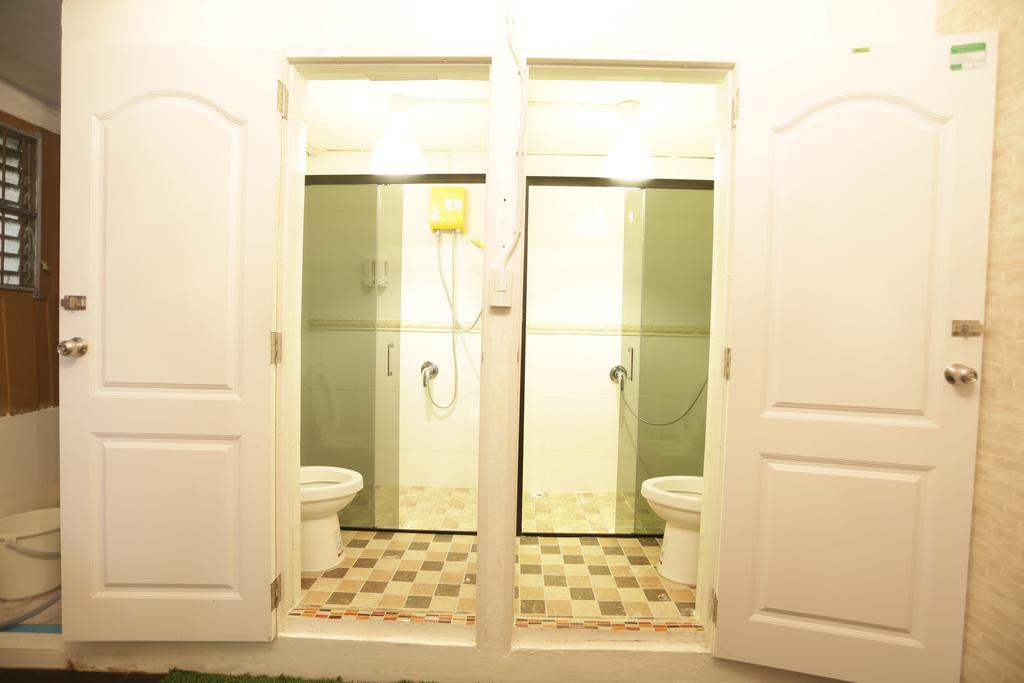 Tiger Lily Hostel Bangkok Dış mekan fotoğraf