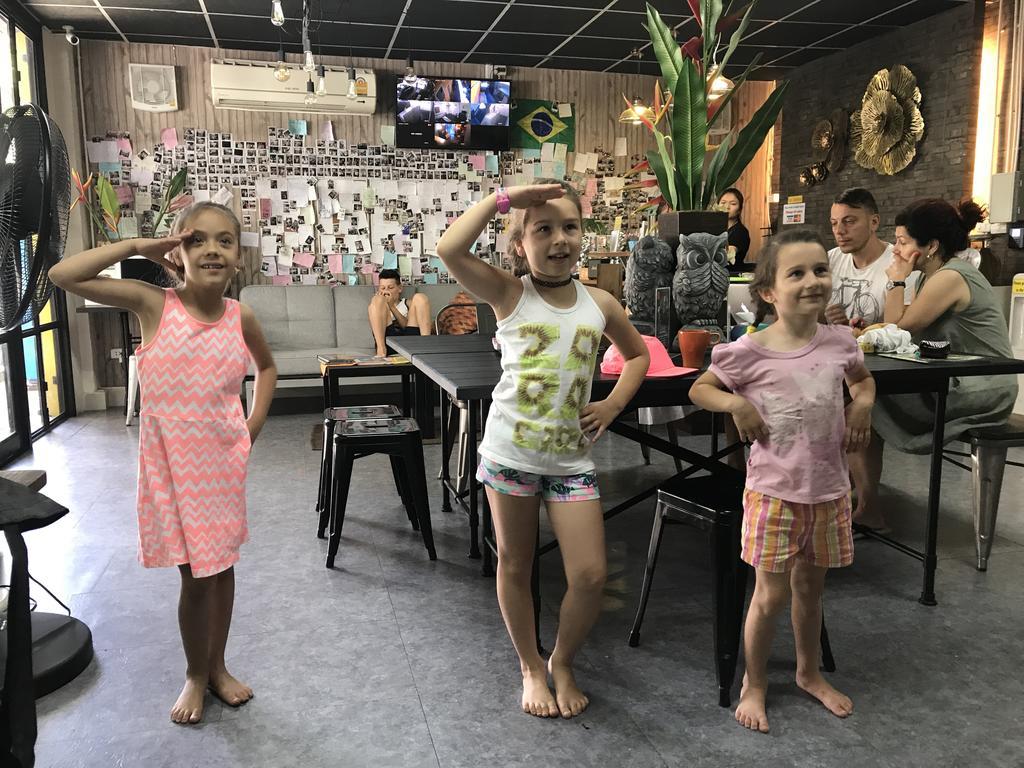 Tiger Lily Hostel Bangkok Dış mekan fotoğraf