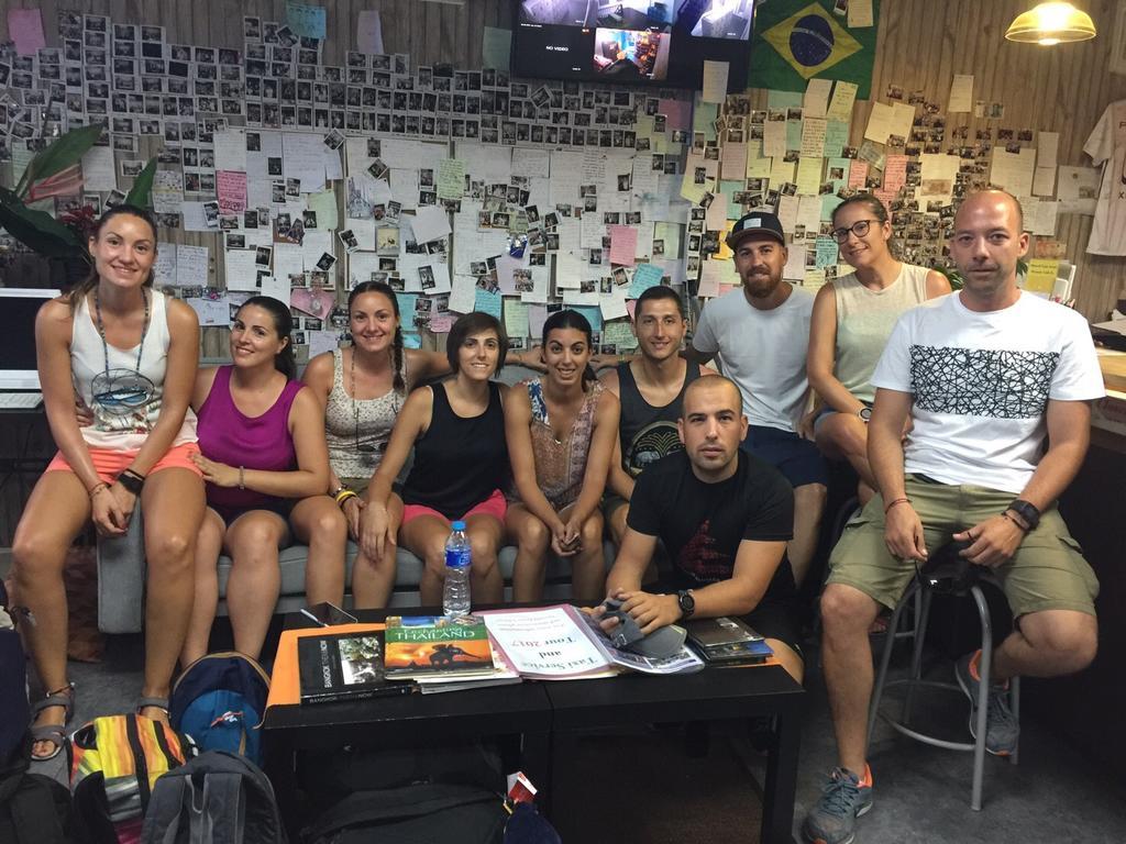 Tiger Lily Hostel Bangkok Dış mekan fotoğraf