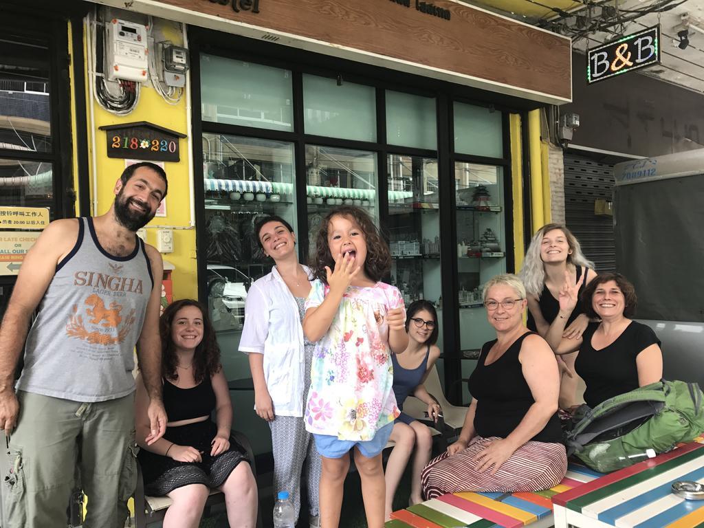 Tiger Lily Hostel Bangkok Dış mekan fotoğraf