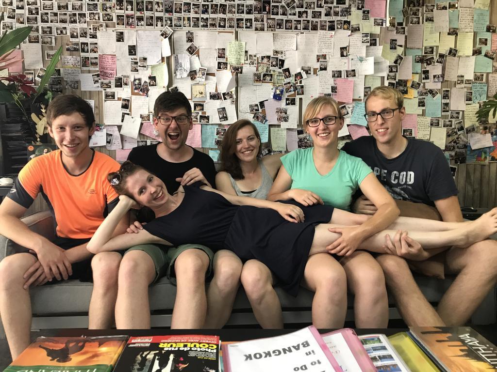 Tiger Lily Hostel Bangkok Dış mekan fotoğraf